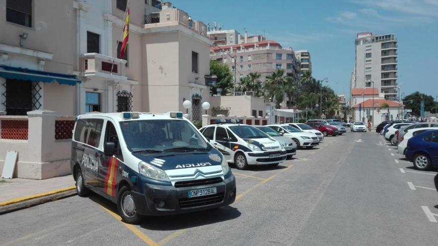 Vehículos de la Policía Nacional de Dénia