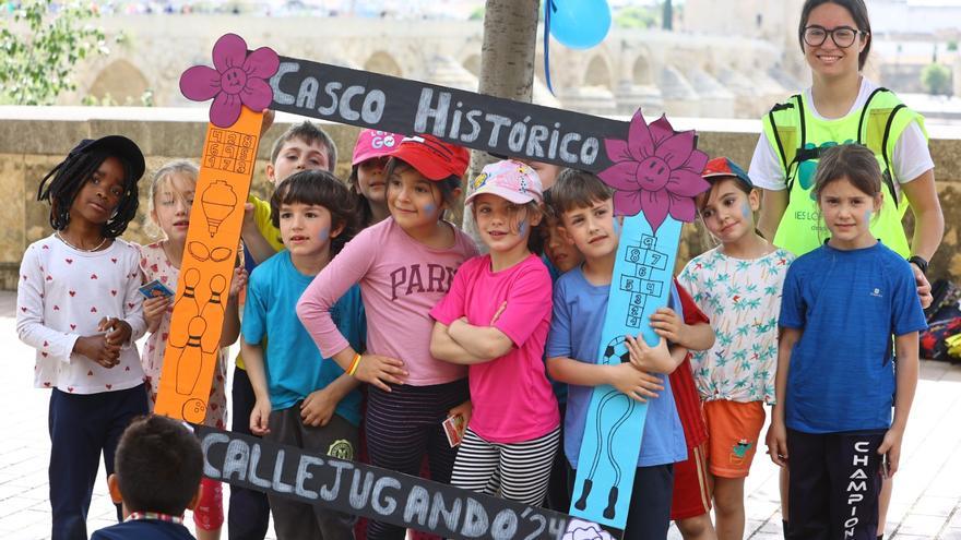 &#039;Callejugando&#039; acerca los juegos tradicionales a los niños y niñas de Córdoba