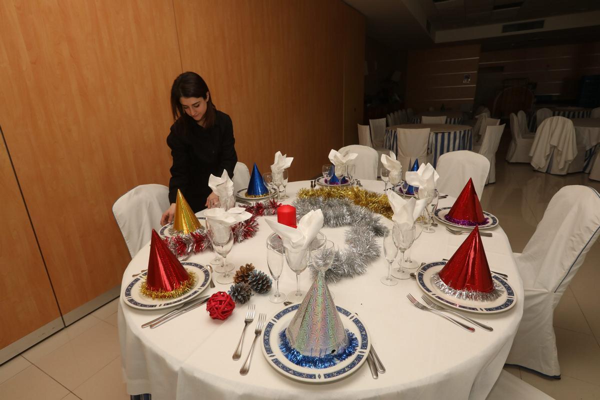 Restaurantes, hoteles y casas rurales han reforzado sus plantillas en la atención en sala y cocina para las cenas de gala de fin de año.