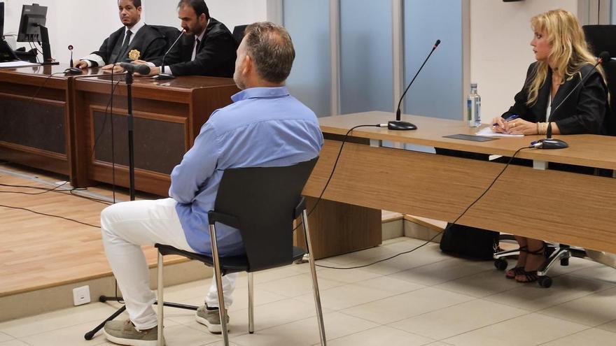 Condenado a 19 meses por entrar en casa de su exmujer en Alicante para oler sus bragas