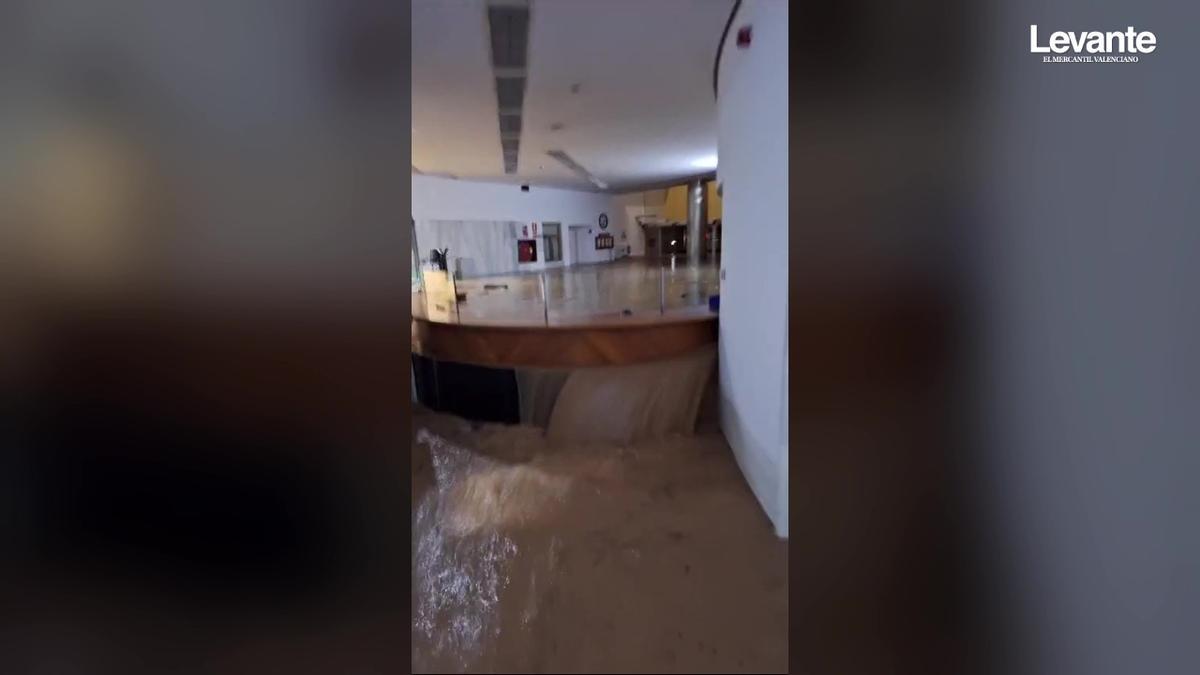 Inundación en el vestíbulo de FGV