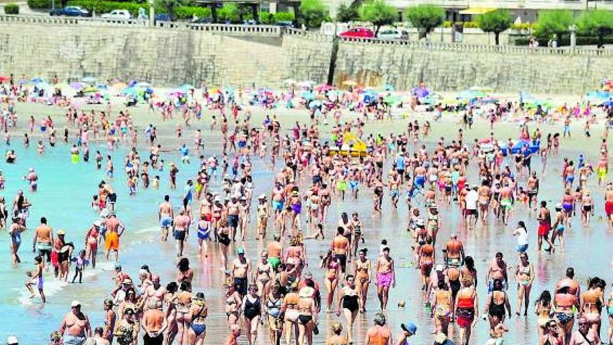 Turistas este verano en Sanxenxo.