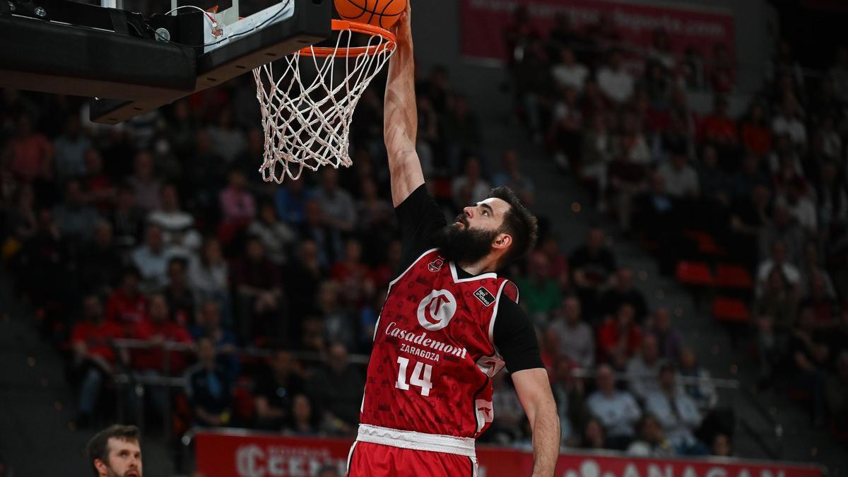 Dubljevic se dispone a anotar durante el último partido frente al Gran Canaria.