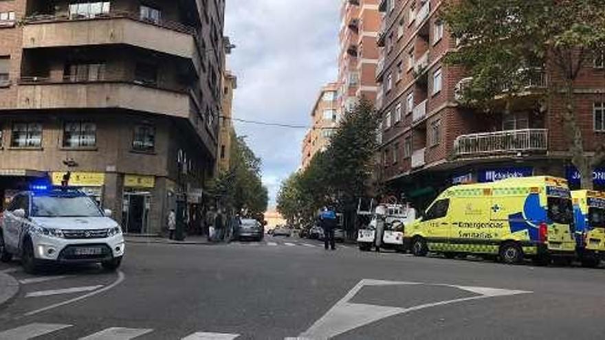 Un ciclista atropella a un peatón en la zona de las Tres Cruces