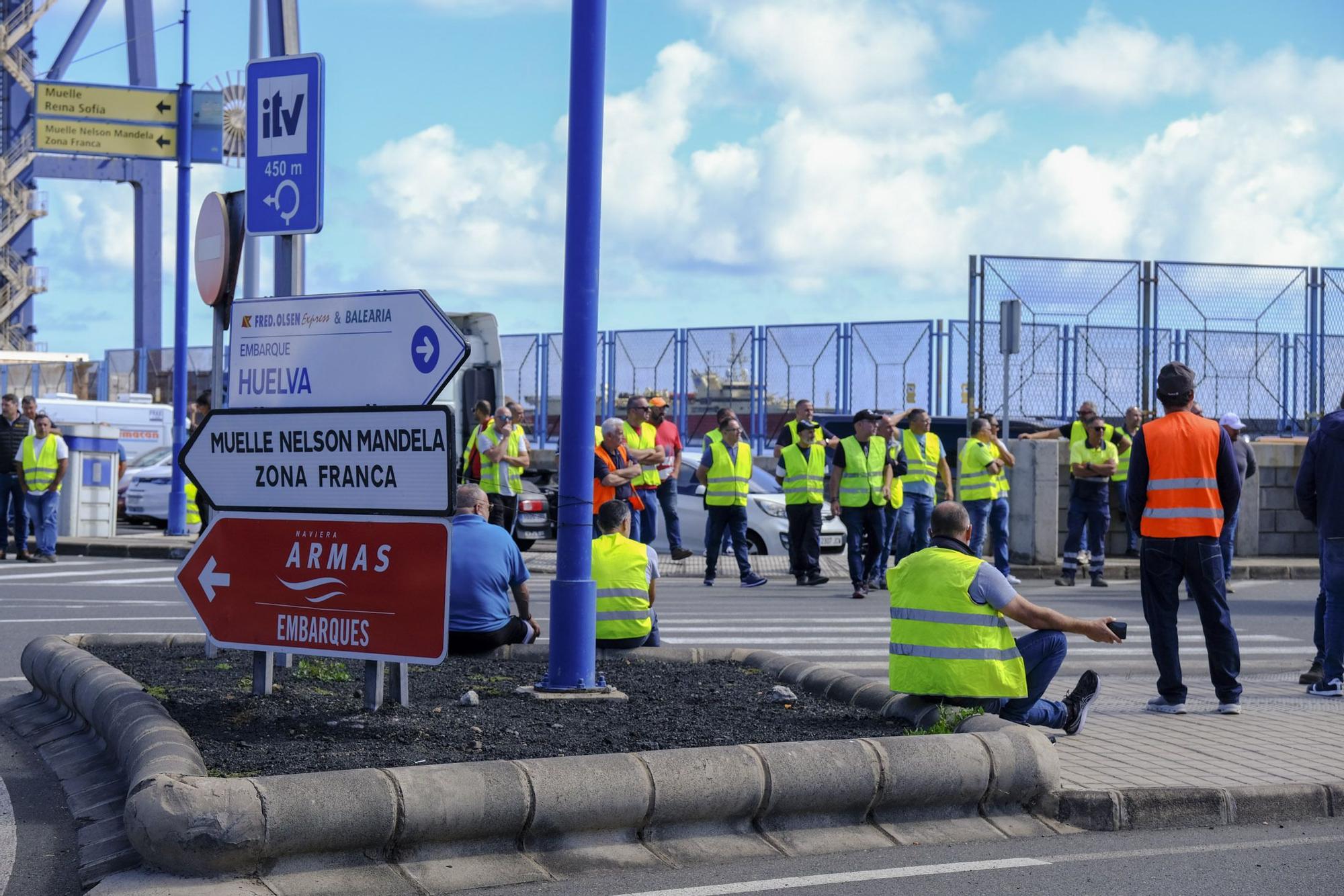 Huelga de transportistas en el Puerto de Las Palmas (27/02/23)