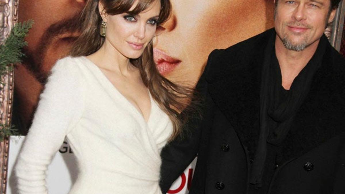 Angelina Jolie acusa a Brad Pitt de &quot;asfixiar y golpear&quot; a sus hijos