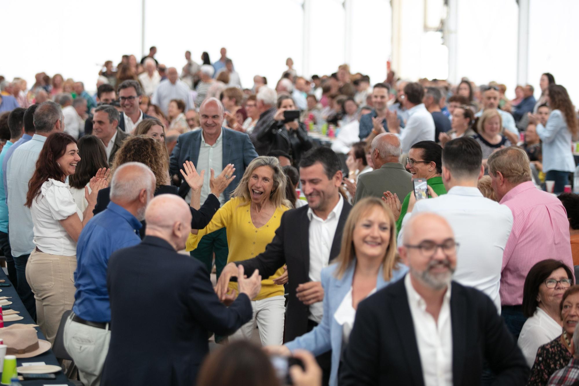 Mira aquí todas las fotos de la paella popular del mitin del PP en Ibiza