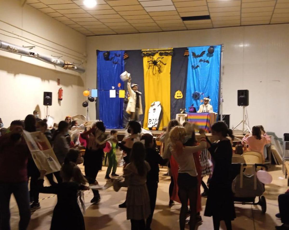 El pabellón de Bardallur acogió una mini disco. |