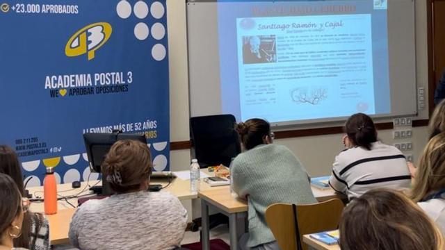 En Academia Postal 3 llevan más de 50 años viendo triunfar a nuevos funcionarios y preparando a los opositores para conseguir su plaza fija en la Administración.