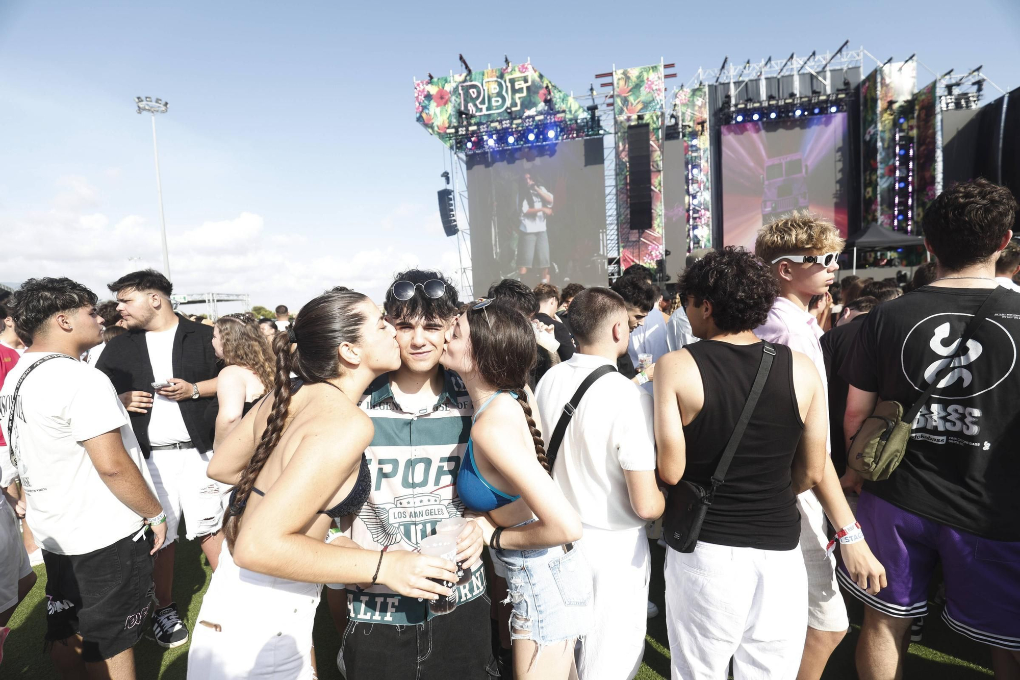 Las imágenes del primer día del Reggaeton Beach Festival 2025