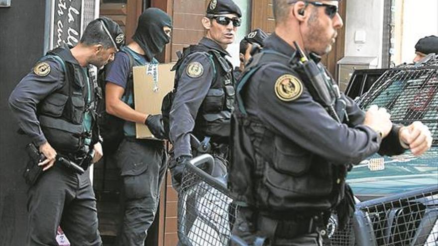 La Fiscalía acusa de terrorismo a nueve independentistas catalanes