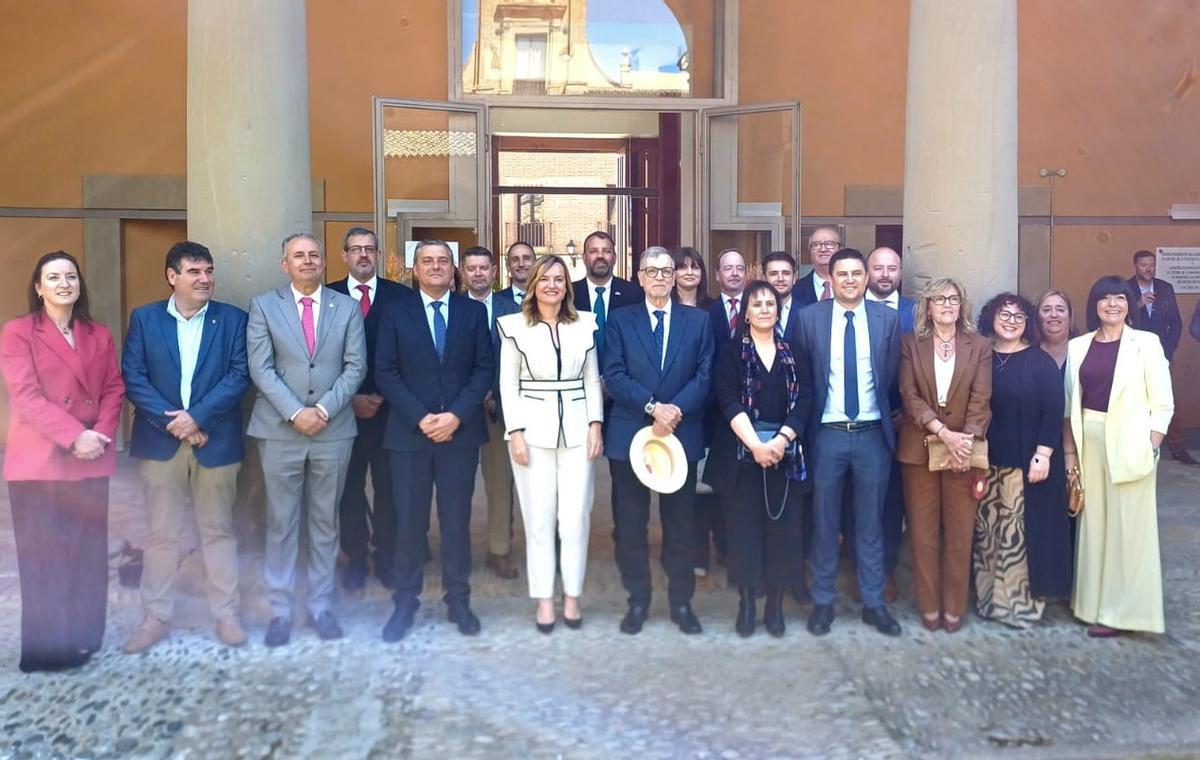 Pilar Alegría, líder del PSOE Aragón, con la delegación socialista en la celebración del Día de Aragón en Huesca.