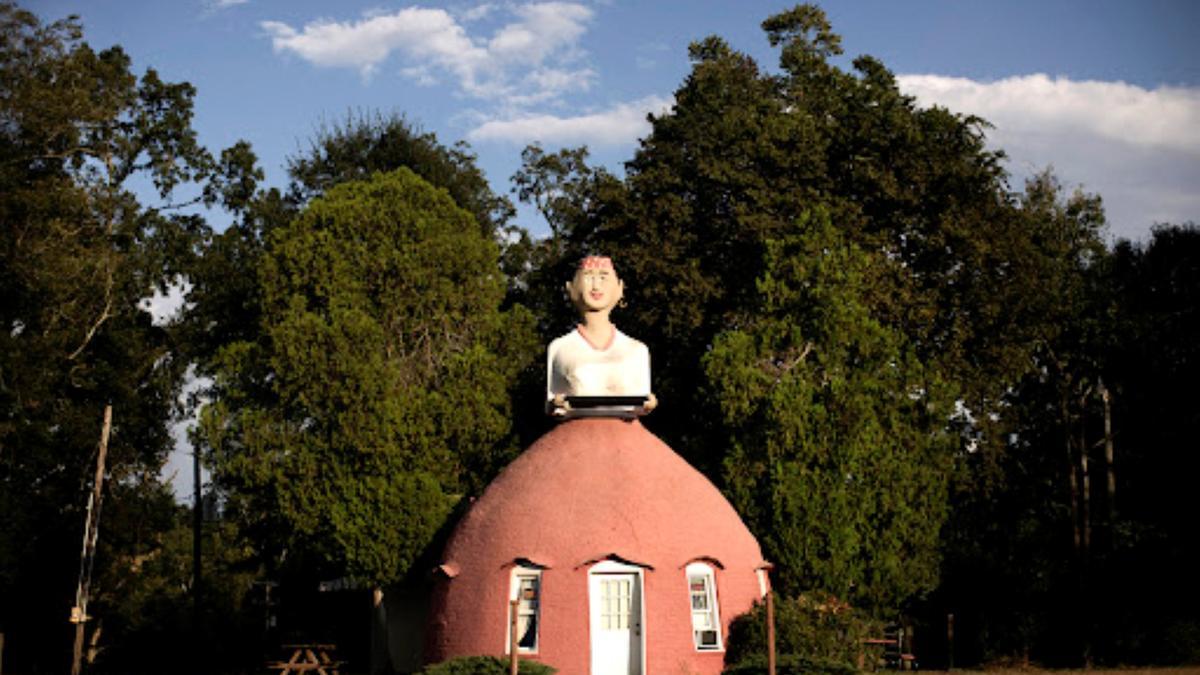 Cristina de Middel, Serie “Pop Totem”, 2012