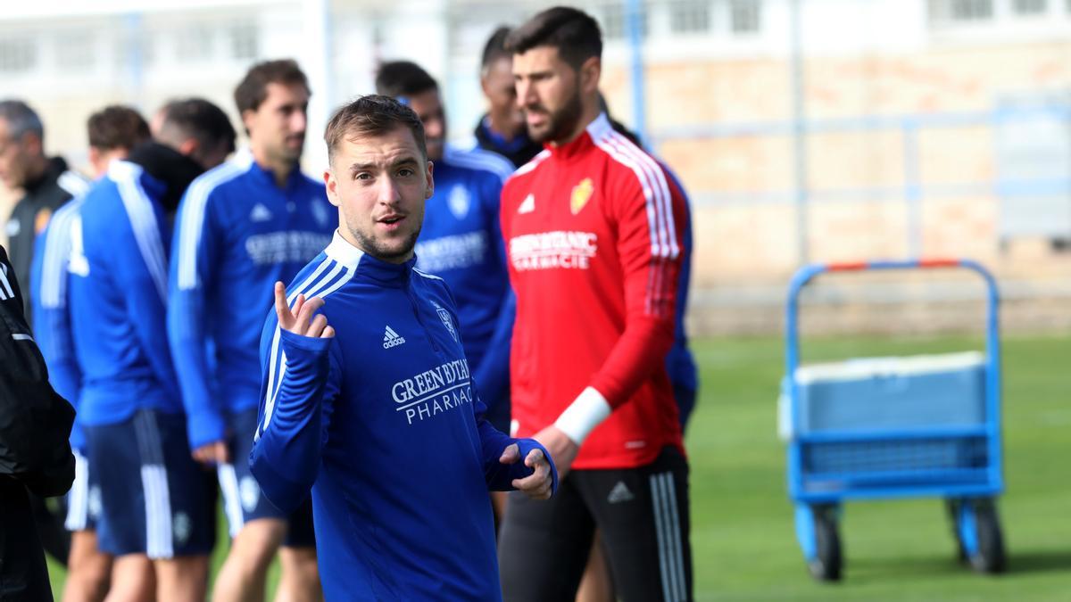 Vada hace un gesto en un entrenamiento del Real Zaragoza.