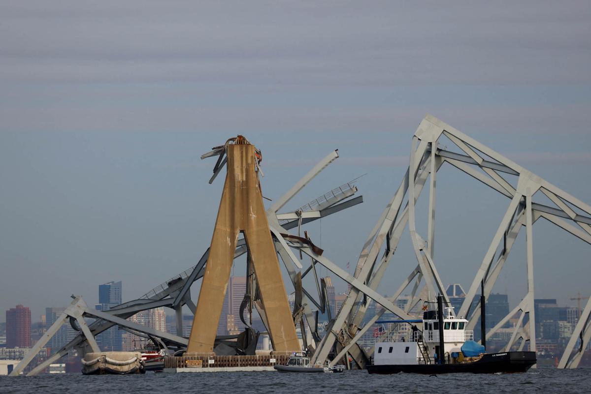 Un barco carguero  impacta contra el puente Francis Scott Key en Baltimore