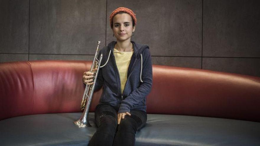 Andrea Motis: &quot;Mucha gente descubre que le gusta el jazz a través nuestro&quot;