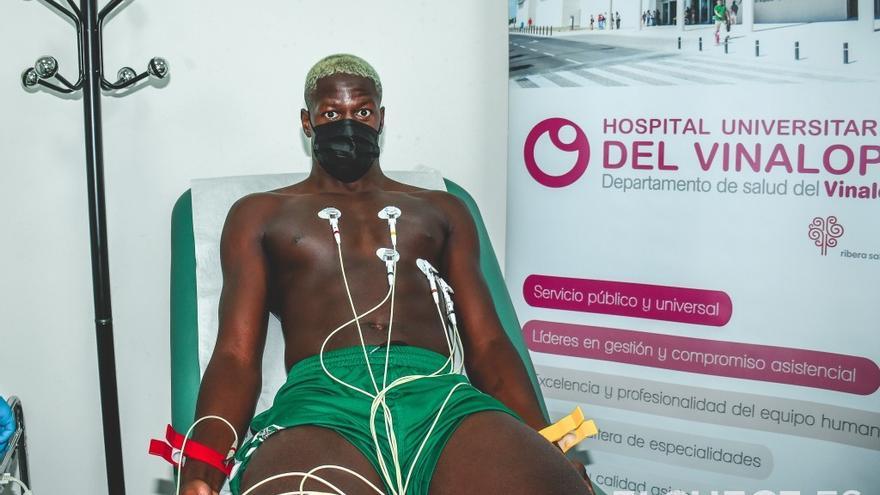 Los jugadores del Elche comienza a pasar las pruebas médicas