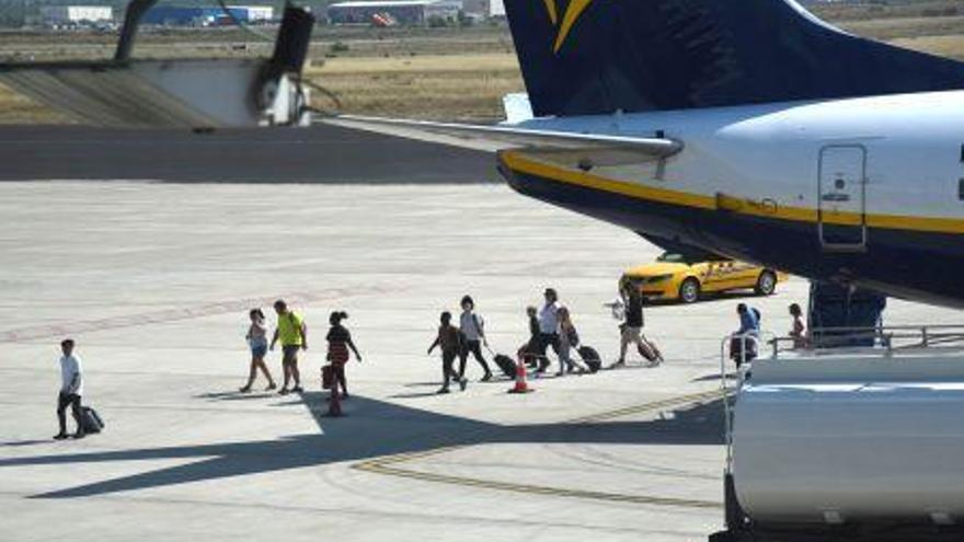 Zaragoza volverá a volar en mayo a París, Londrés, Milán y Bruselas