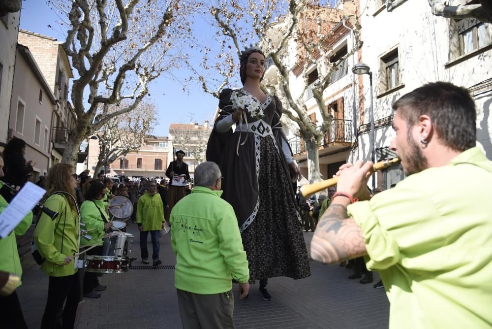 Balsareny rebutja amb cultura popular les accions