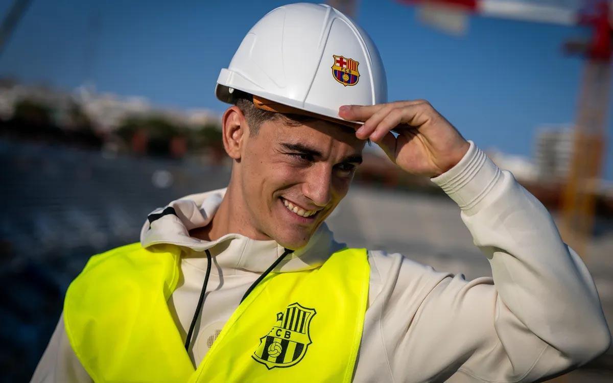 Laporta visita las obras del Spotify Camp Nou junto a Deco, Flick, Lamine Yamal, Gavi y Pedri