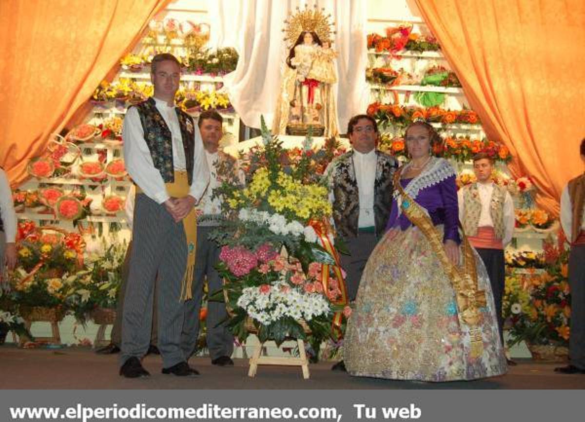 Galería de fotos: Ofrenda a la Virgen de los Desamparados en la Vall d’Uixó