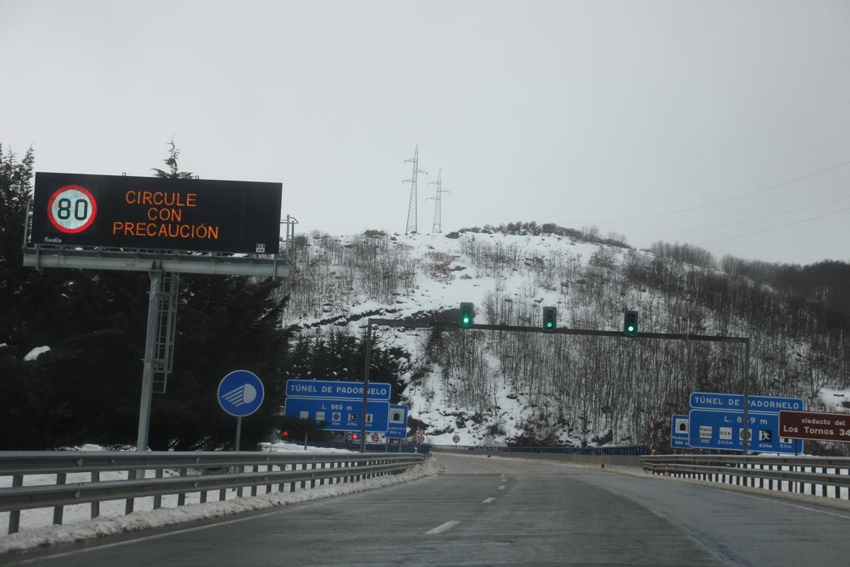 La nieve vuelve a conquistar Sanabria.