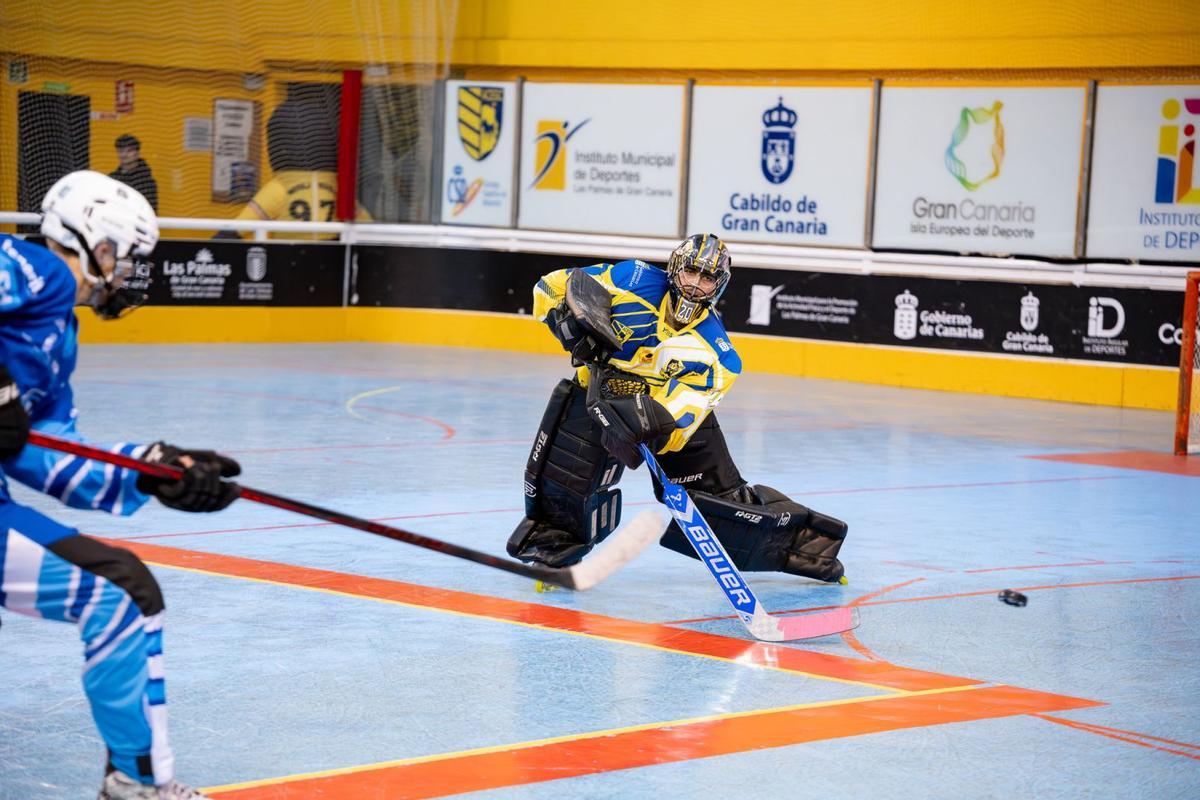 Javi Tordera, en el derbi ante el Guanches de Tenerife.