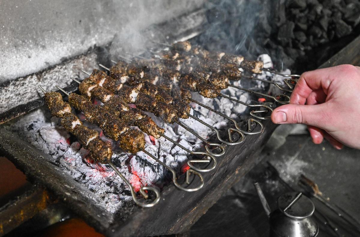 Tradición, cariño y sabor durante la jornada de Menjars de la Terra en el restaurante La Estrella de África de Crevillent