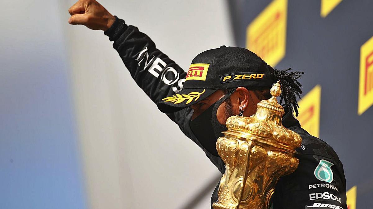 Hamilton gana con agonía y pinchazo en Silverstone