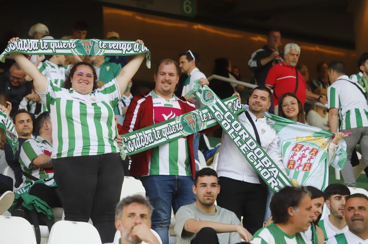 Córdoba CF-Cádiz: las imágenes de la afición blanquiverde en El Arcángel Córdoba CF-Cádiz: las imágenes de la afición blanquiverde en El Arcángel