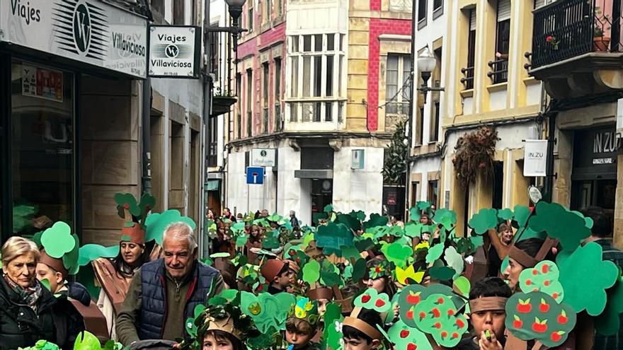 Un viaje por el mundo y a la naturaleza: así han celebrado los colegios de Villaviciosa el carnaval