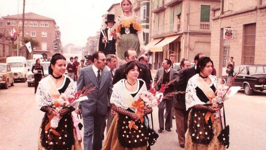 La pubilla (Montse Mas) i les dames d&#039;honor de l&#039;any 1977