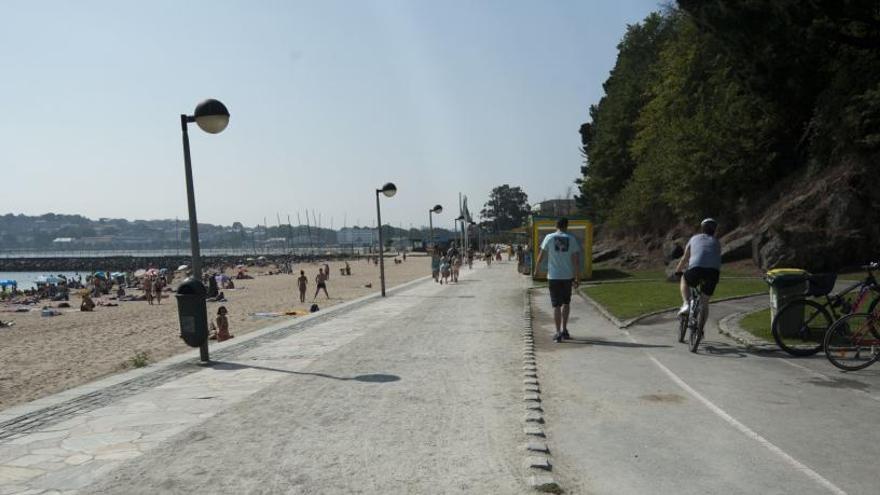 Acceso a la playa de Oza, en A Coruña.