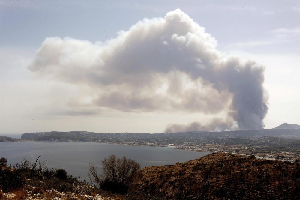 Incendio en Benitatxell y Xàbia