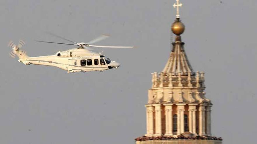 El Papa abandona el Vaticano en helicóptero hacia Castel Gandolfo