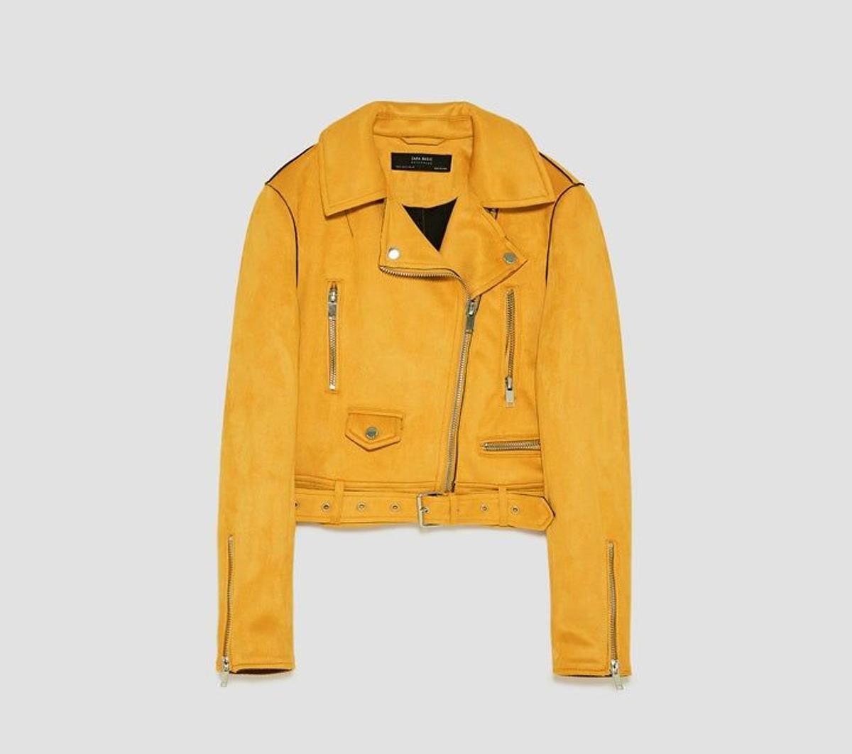 La chaqueta amarilla de Zara ha vuelto (y no está sola) -