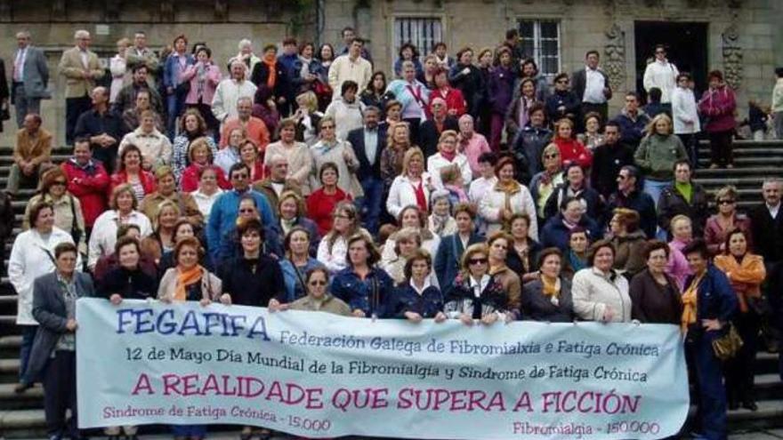 Concentración de las asociaciones gallegas de fibromialgia en el día mundial de la enfermedad . / l.o