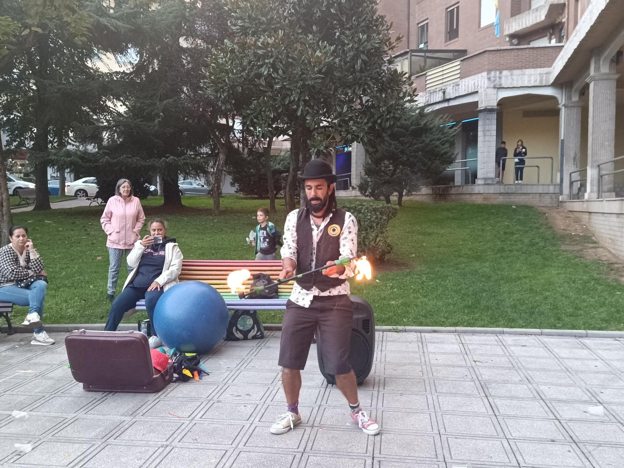Tutti Gus, en Lugo de Llanera, cumple 11 años repartiendo chuches e ilusiones