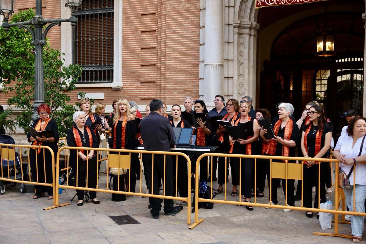Carmen Prades y Marta Mercader retroceden tres mil años en el Corpus
