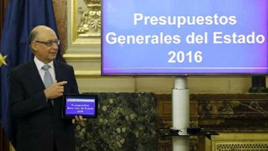 Montoro presenta en el Congreso los Presupuestos