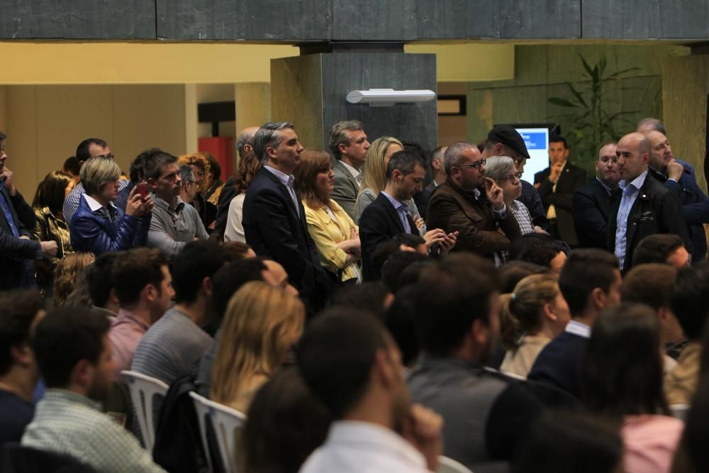 El presidente del Gobierno en funciones participó ayer en un acto de las Novas Xeracións del PP de Galicia junto a Feijóo y Ana Pastor.