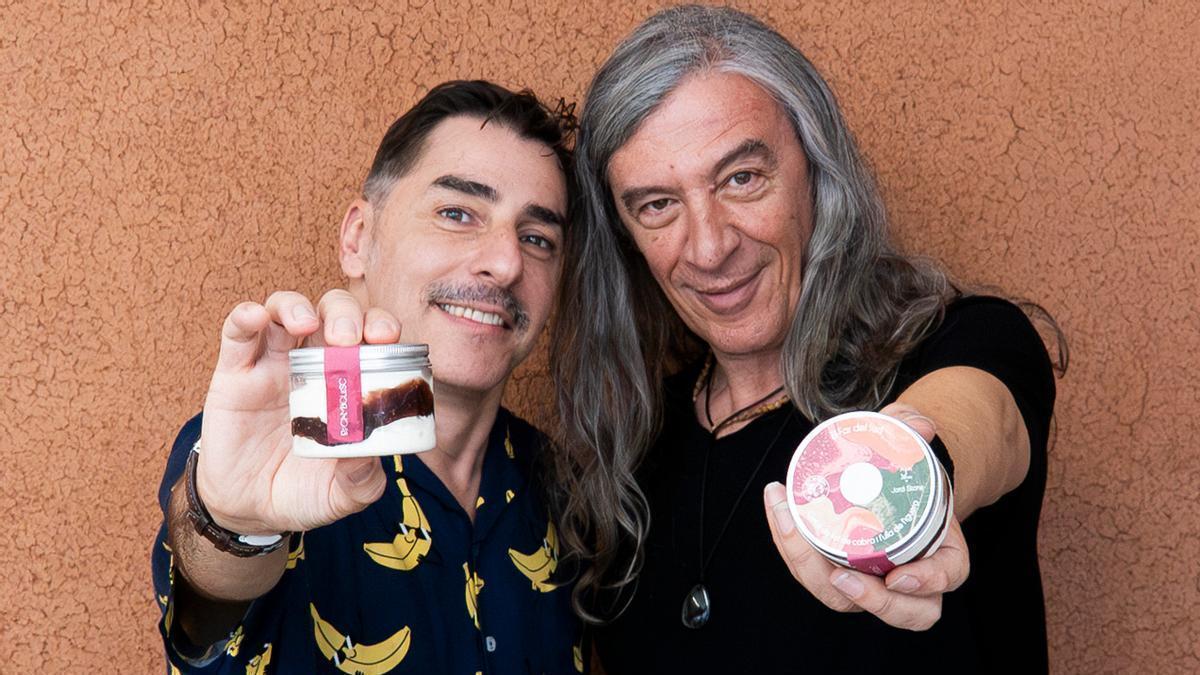 Jordi Roca i Gerard Quinana amb el gelat 'El far del sud' creat pel pastisser.