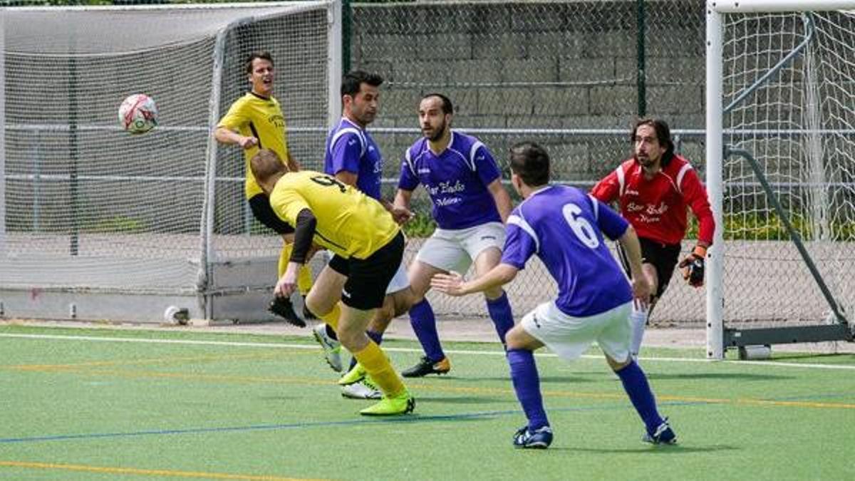 Partido de una temporada anterior.