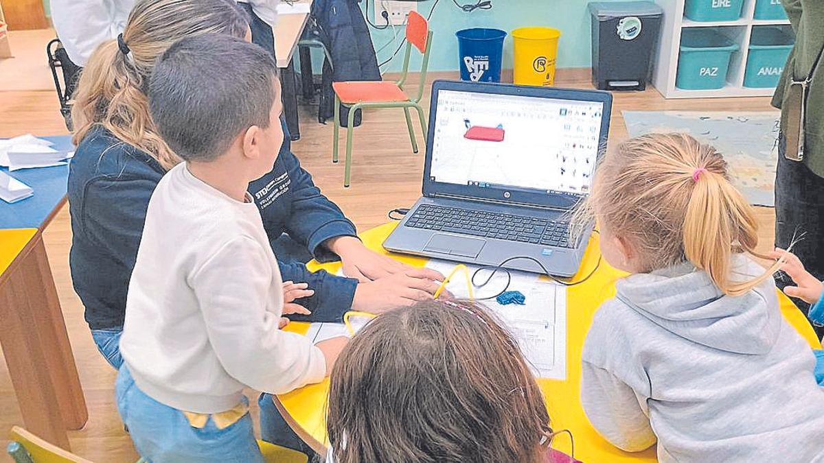 La EEI Riego de Arriba acogió la única parada del STEM Tour en Asturias