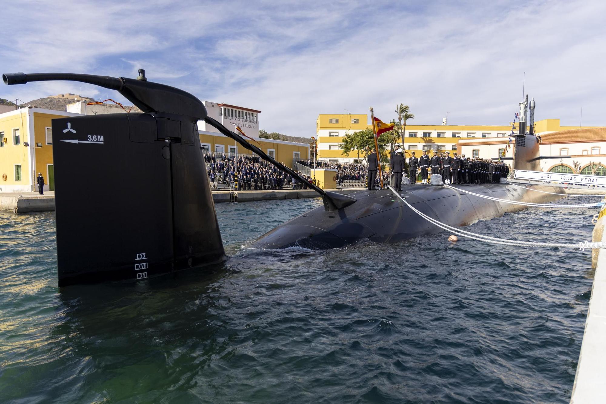 FOTOS: La Armada recibe el submarino S-81 de manos de Navantia