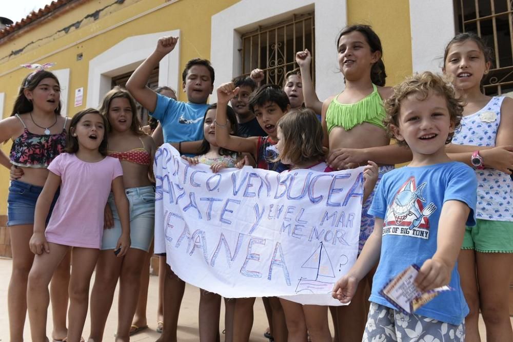 Protestas por el estado del Mar Menor en Los Nieto