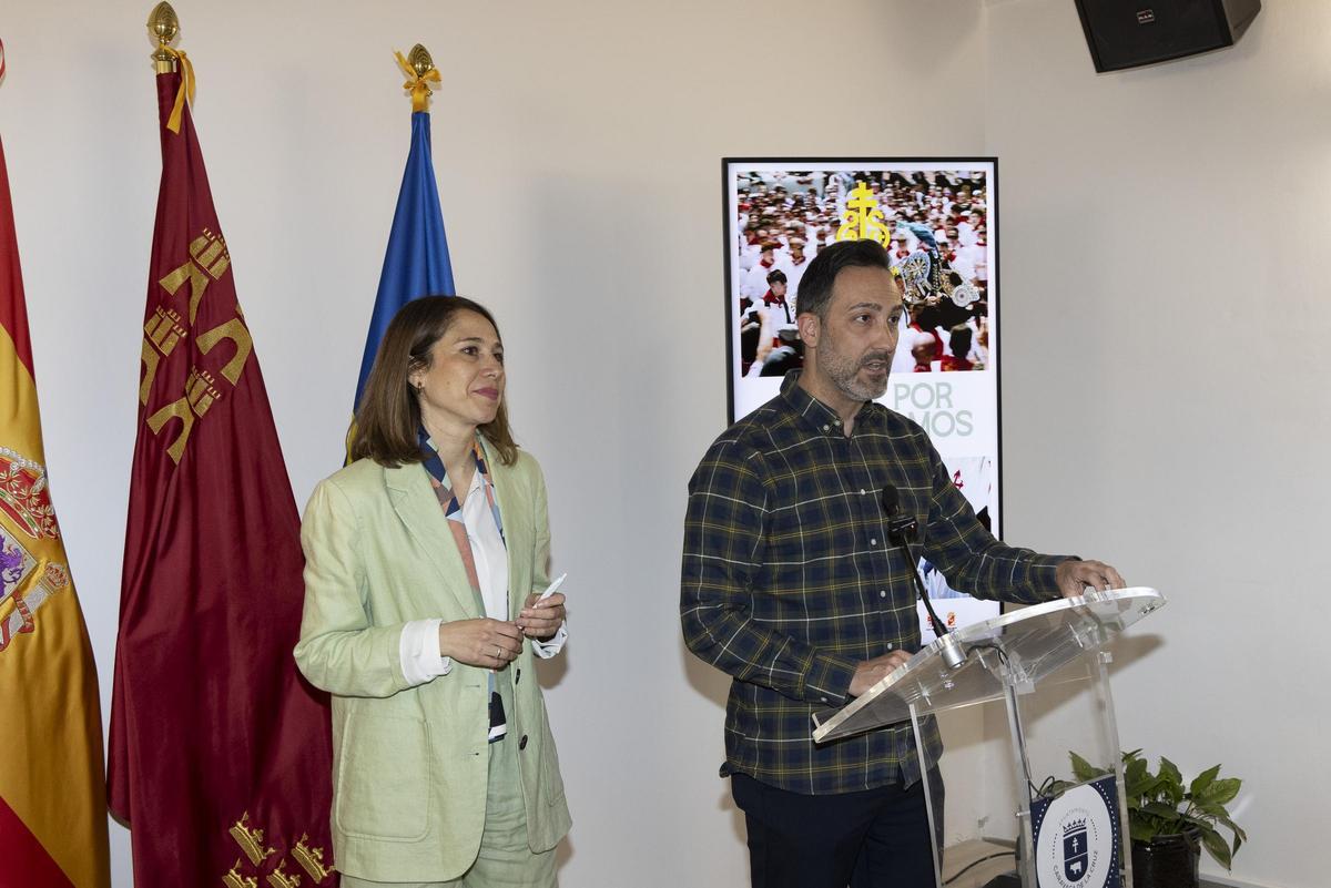 Los concejales Joaquín Zaplana y Ana Belén Martínez, durante la rueda de prensa
