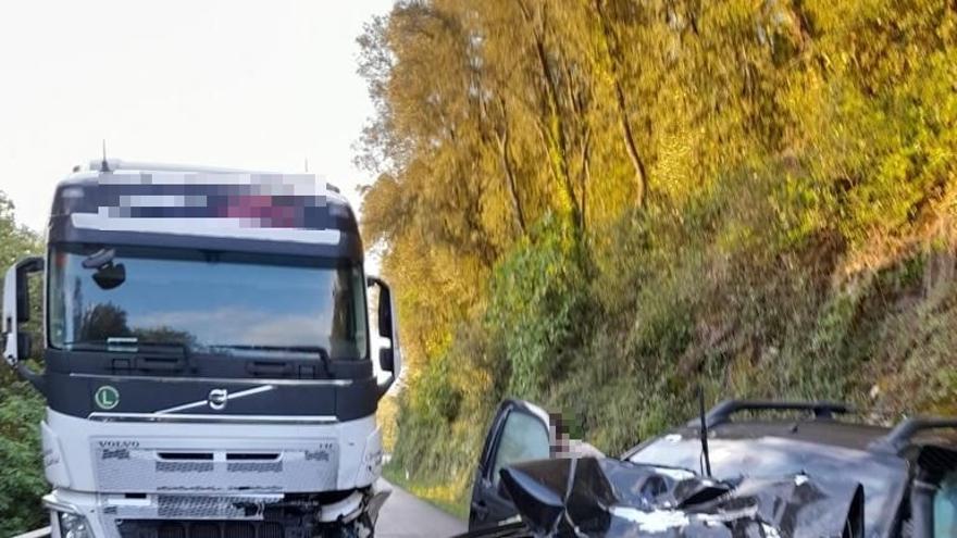 Un ferit en el xoc d&#039;un tràiler i un tot terreny a Sant Martí de Llémena