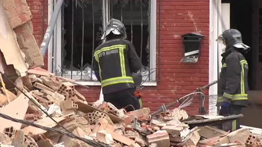 Una fuerte explosión derrumba dos viviendas en un barrio de Burgos