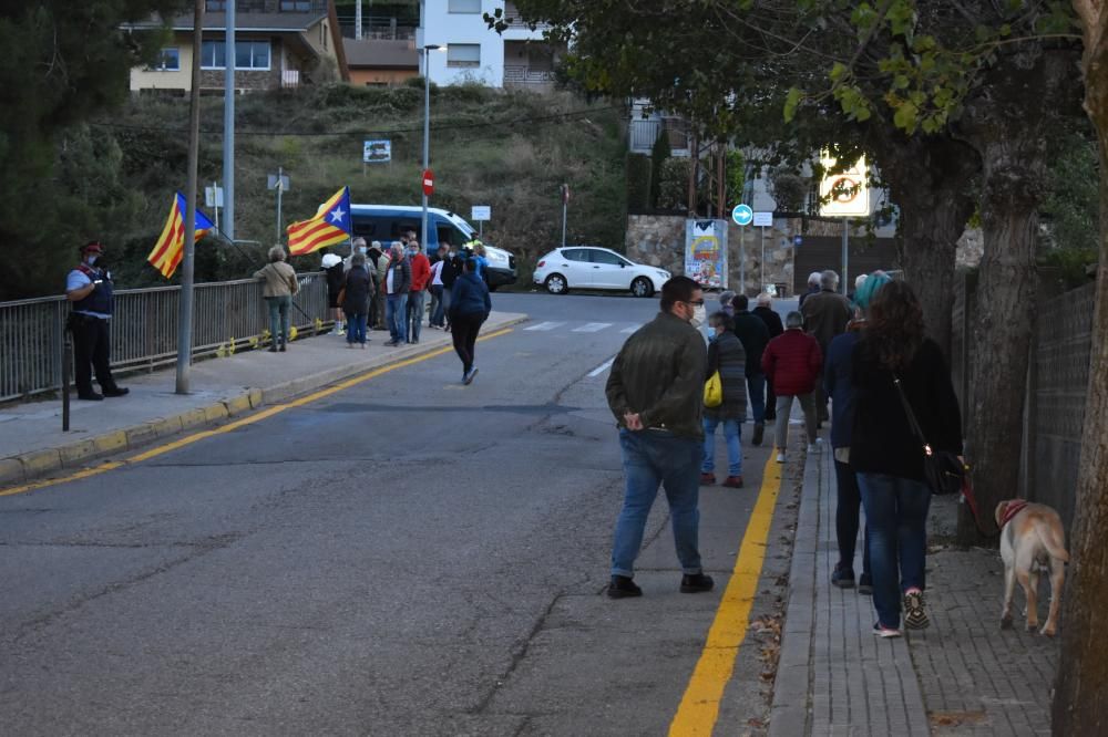 Concentració davant la caserna de la guàrdia civil